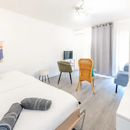 Marquer *m61* Jolie Proche Frontiere Apartamento